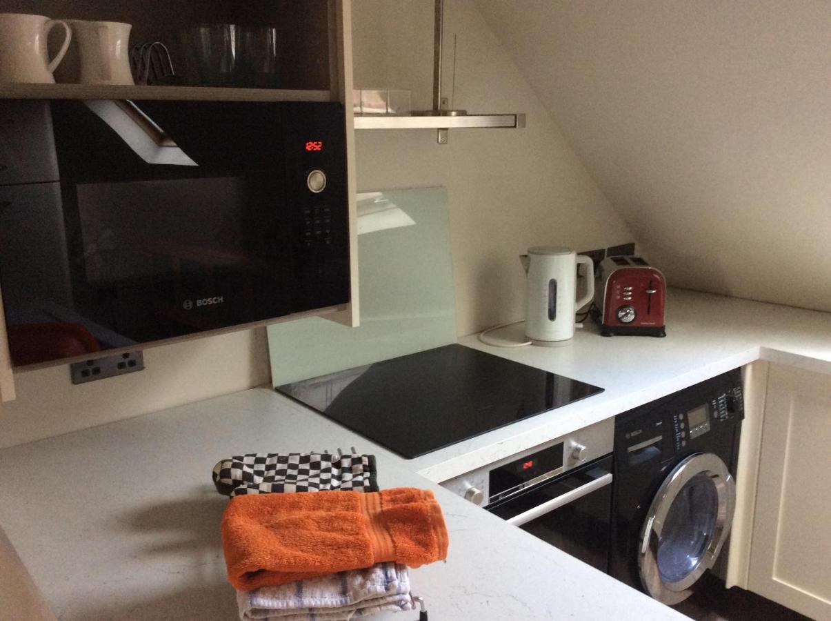 2 Bedroom Furnished Apartment In A Rural Position Stone (Staffordshire) Exterior photo