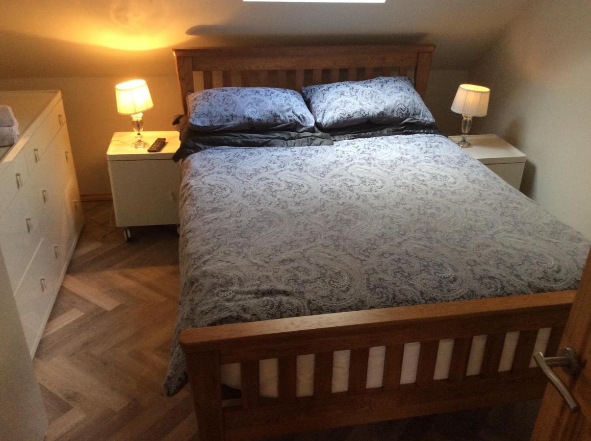 2 Bedroom Furnished Apartment In A Rural Position Stone (Staffordshire) Exterior photo