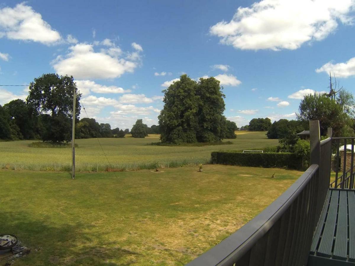 2 Bedroom Furnished Apartment In A Rural Position Stone (Staffordshire) Exterior photo