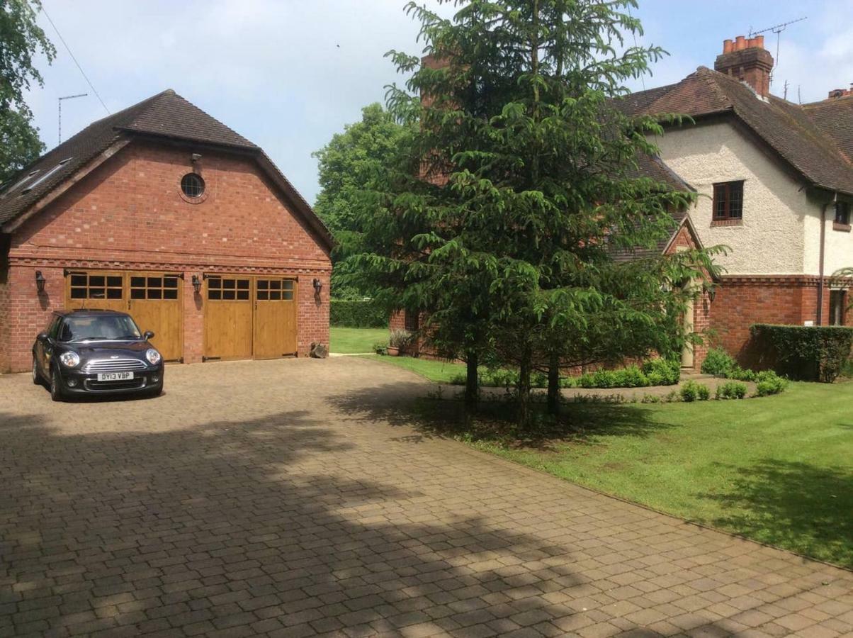2 Bedroom Furnished Apartment In A Rural Position Stone (Staffordshire) Exterior photo